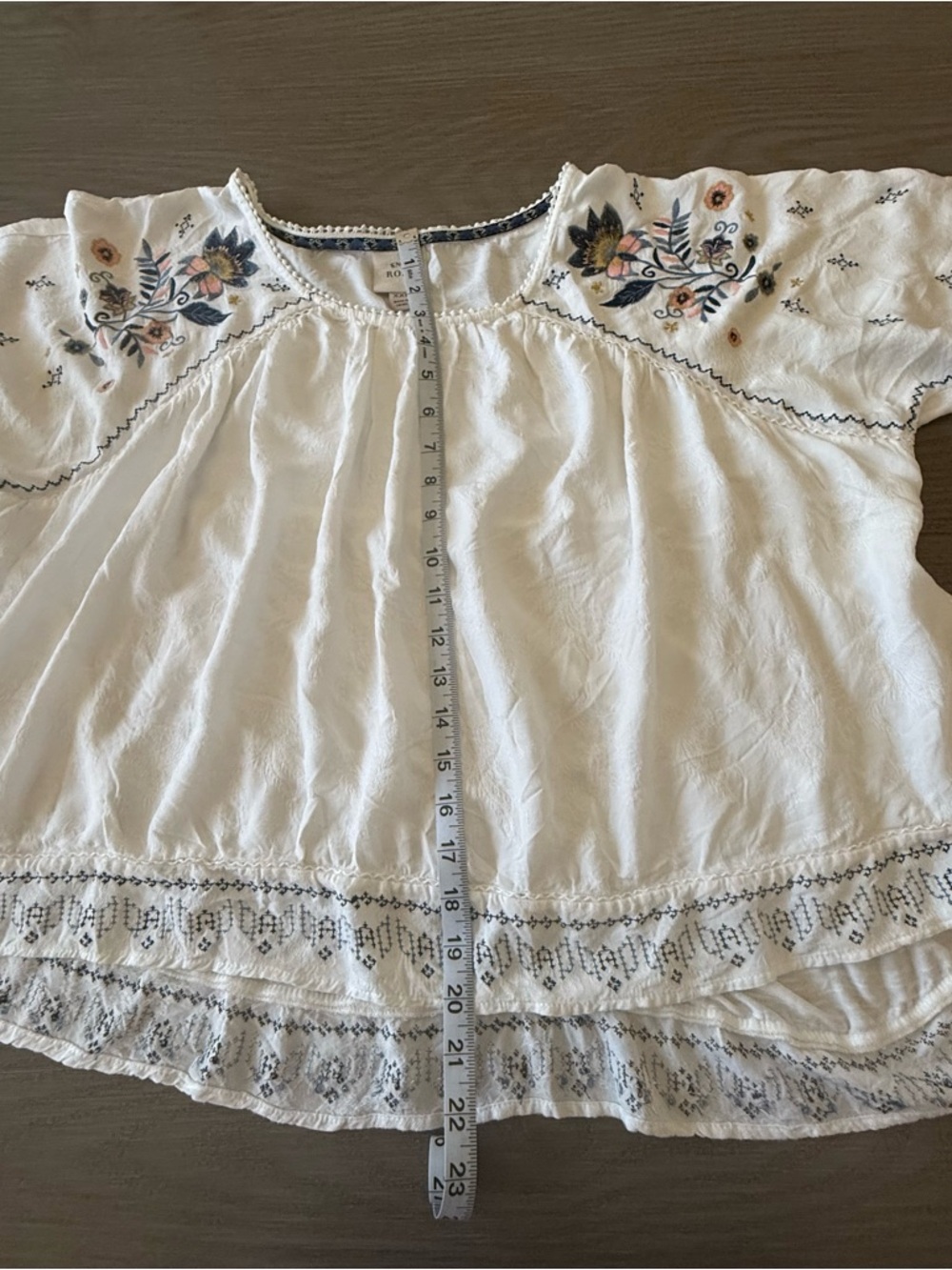 Knox Rose Embroidered Peasant Tunic Top - Picture 6 of 9